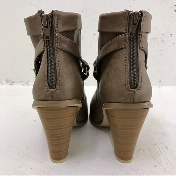 NEW Shoedazzle Booties - Picture 3 of 5